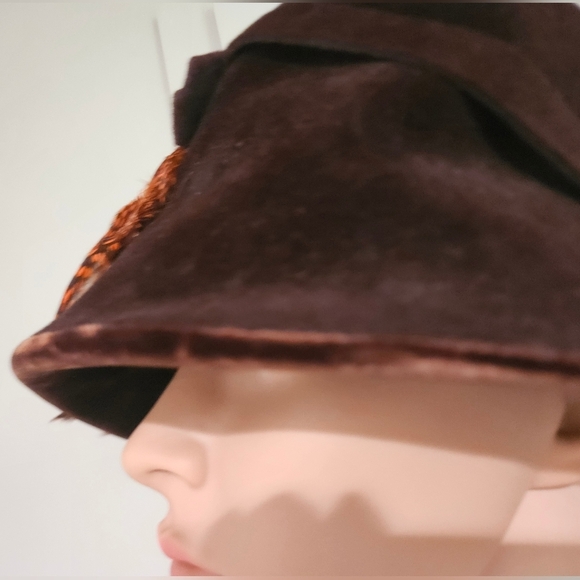 Vintage Lazurus Feather Velvet Cloche Hat — Made in Italy main image 12